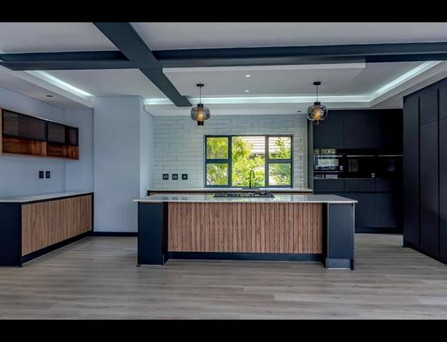 5 BEDROOM HOUSE FOR SALE IN COPPERLEAF ESTATE